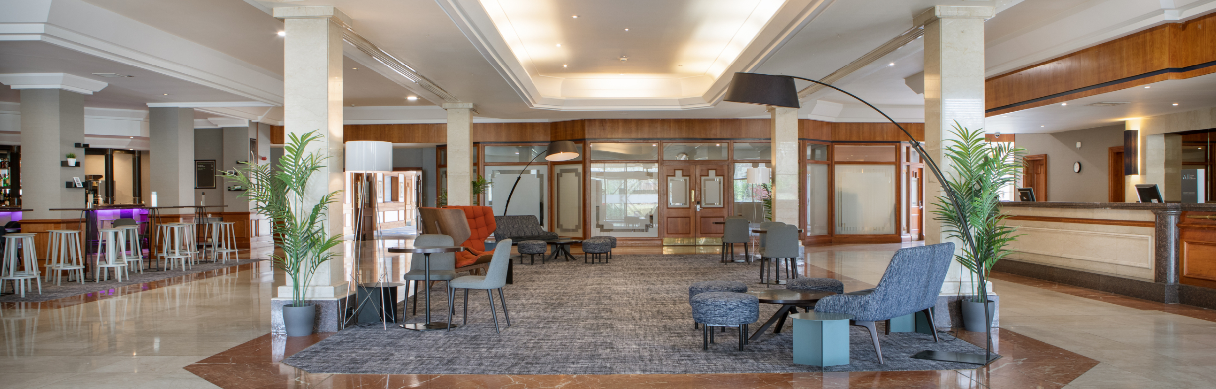 hotel-reception-2448w